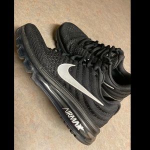 Black Nike AirMax